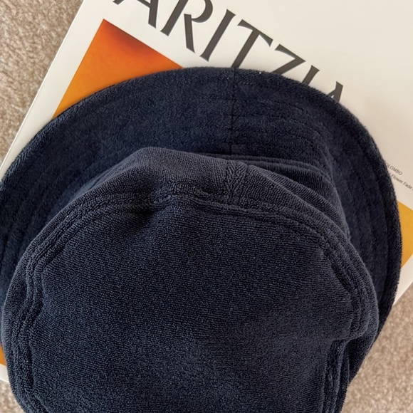Aritzia terry bucket hat size xs/s new - Picture 3 of 5